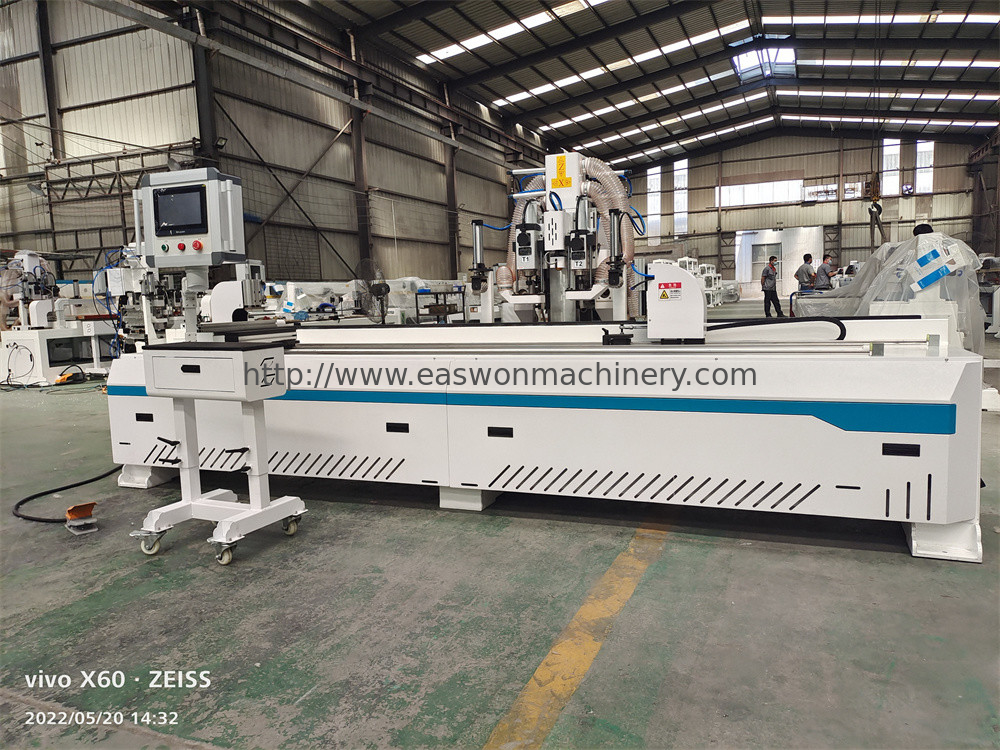 Máquina de porta CNC personalizável com eixo Z 20 Ferramenta de guia do leito de torno e 750W * 2/400W * 1 Servomotores